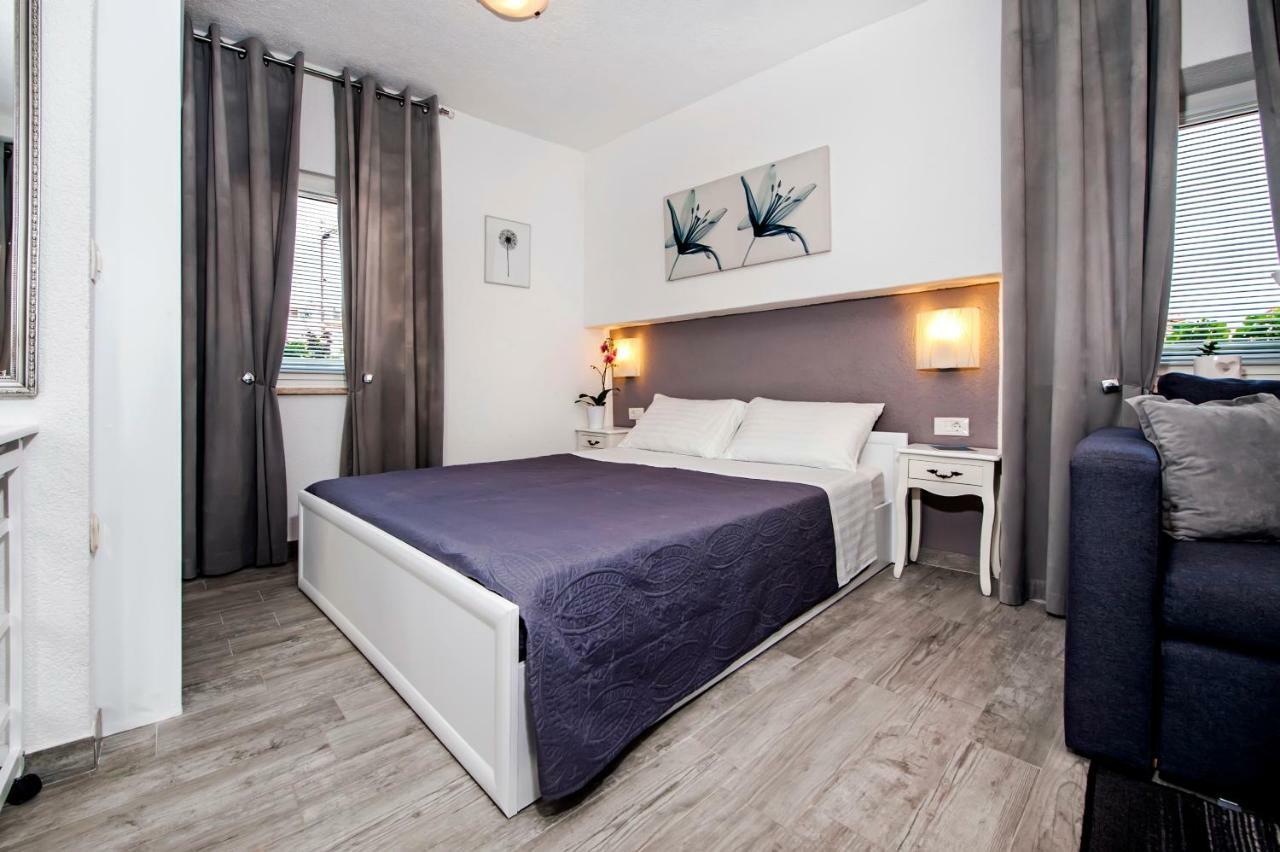 Studio Apartment Sunce ロヴィニ エクステリア 写真